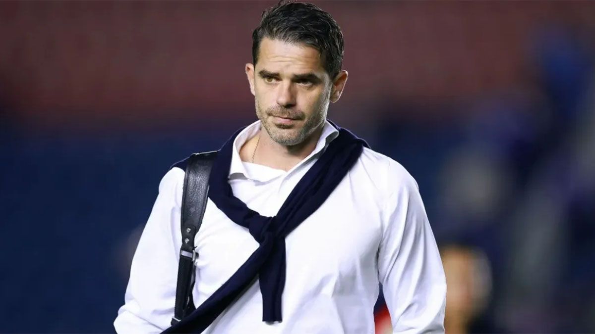 Chivas de Guadalajara explot&oacute; de la bronca a ra&iacute;z de la partida de Fernando Gago a Boca mientras que Federico &lsquo;Pocho&rsquo; Ins&uacute;a se quedar&iacute;a en M&eacute;xico.