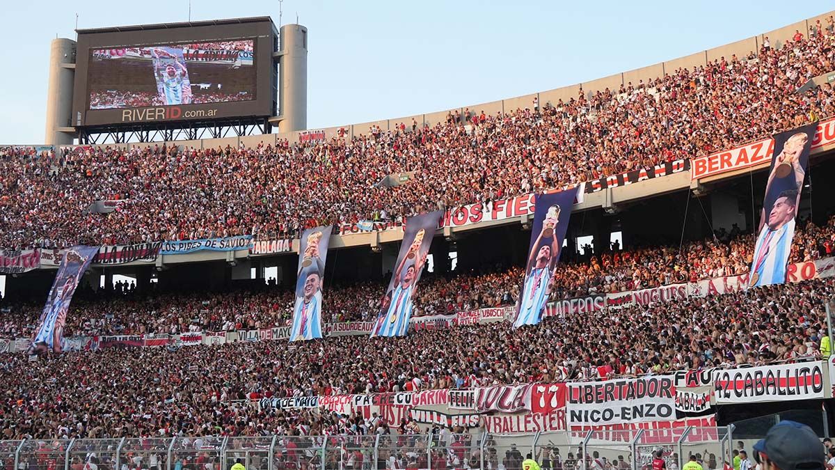 Oscar Ruggeri explotó contra sus compañeros en ESPN por el debate entre La Bombonera y el Monumental en que “tenés una mentalidad de hace 70 años”. (Foto: Noticias Argentinas)