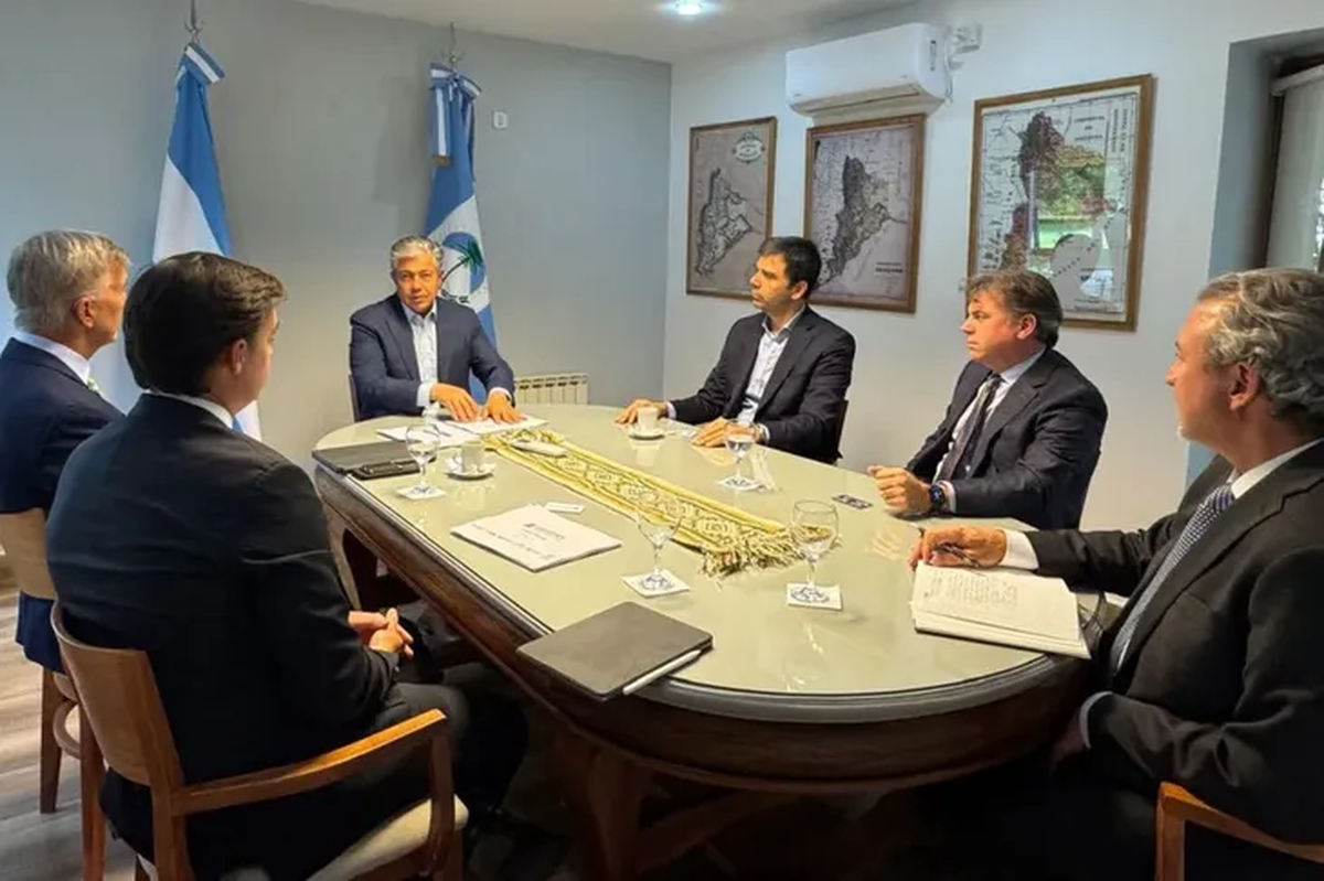 El jueves pasado jueves, ejecutivos de la norteamericana Brigham participaron de un encuentro junto al gobernador neuquino Rolando Figueroa, y le manifestaron su interés en desembarcar en Vaca Muerta. El jueves pasado jueves, ejecutivos de la norteamericana Brigham participaron de un encuentro junto al gobernador neuquino Rolando Figueroa, y le manifestaron su interés en desembarcar en Vaca Muerta.