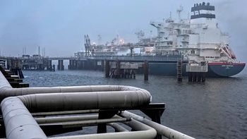 Desde Chubut anticiparon que iniciarán contactos con YPF y las principales operadoras para que se asienten en la provincia y exporten allí GNL al mundo. Desde Chubut anticiparon que iniciarán contactos con YPF y las principales operadoras para que se asienten en la provincia y exporten allí GNL al mundo.