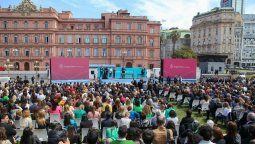 Según trascendió, el acto será al aire libre, detrás de la Casa Rosada, como aquella vistosa jura de las ministras.&nbsp;