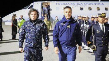 Choque de agendas: Luis Petri, con F-16 pero sin Javier Milei