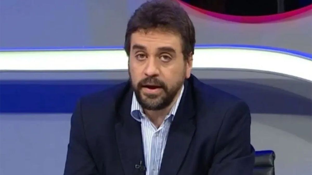 NicolásDistasio, periodista deportivo identificado con River, disparó este lunes(11/11) contra Boca por el gol mal anulado a Sarmiento de Junín.