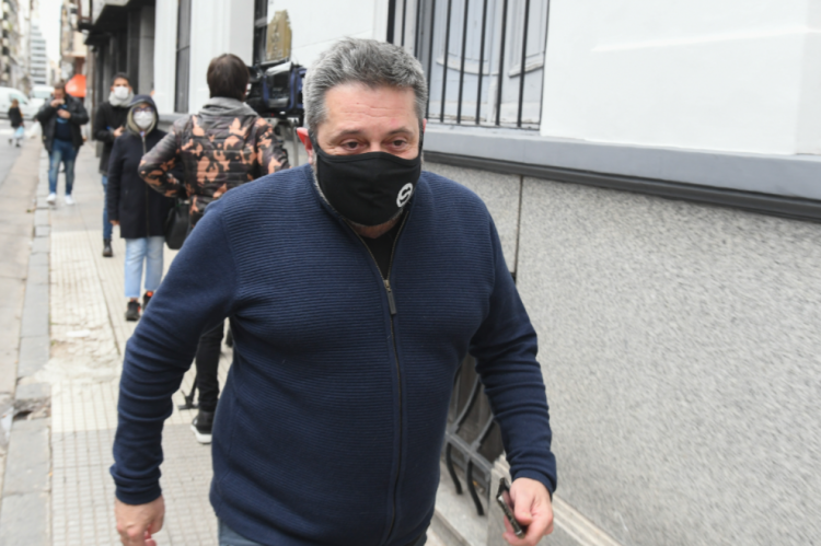 Víctor Santa María es un político, empresario, sindicalista y dirigente deportivo argentino, que se desempeña como Secretario General del Sindicato Único de Trabajadores de Edificios de Renta y Horizontal (SUTERH), es el presidente del Partido Justicialis