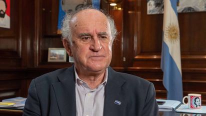 Ataque a CFK: fuerte cruce entre Oscar Parrilli y Mauricio Macri