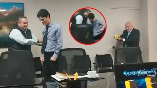 Video viral de alcalde de Perú disparándole a su asesor con una pistola Taser
