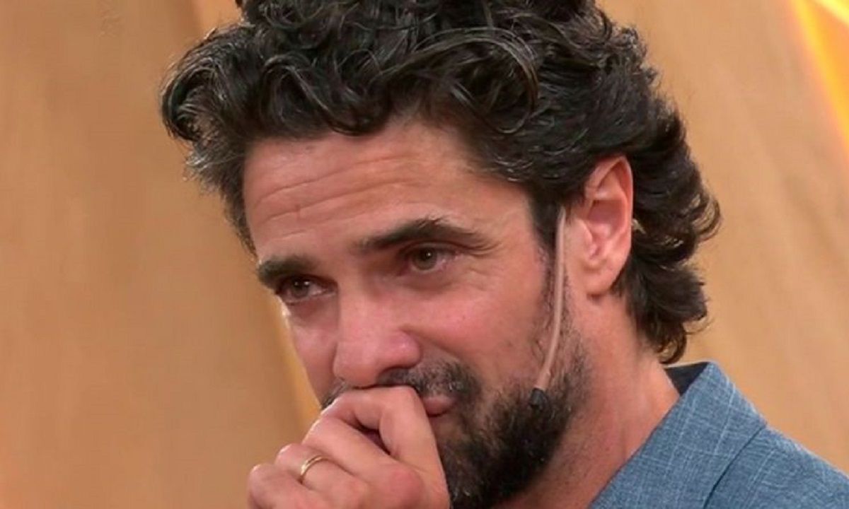 Luciano Castro vuelve a estar contra las cuerdas mientras Griselda Siciliani mira todo de reojo. Viejas heridas, nuevos escándalos y un patrón que no afloja.