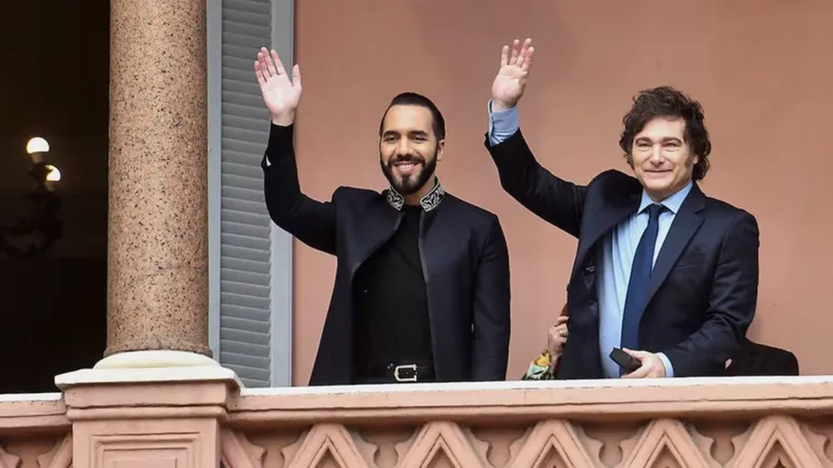 Bukele junto a Javier Milei Bukele junto a Javier Milei