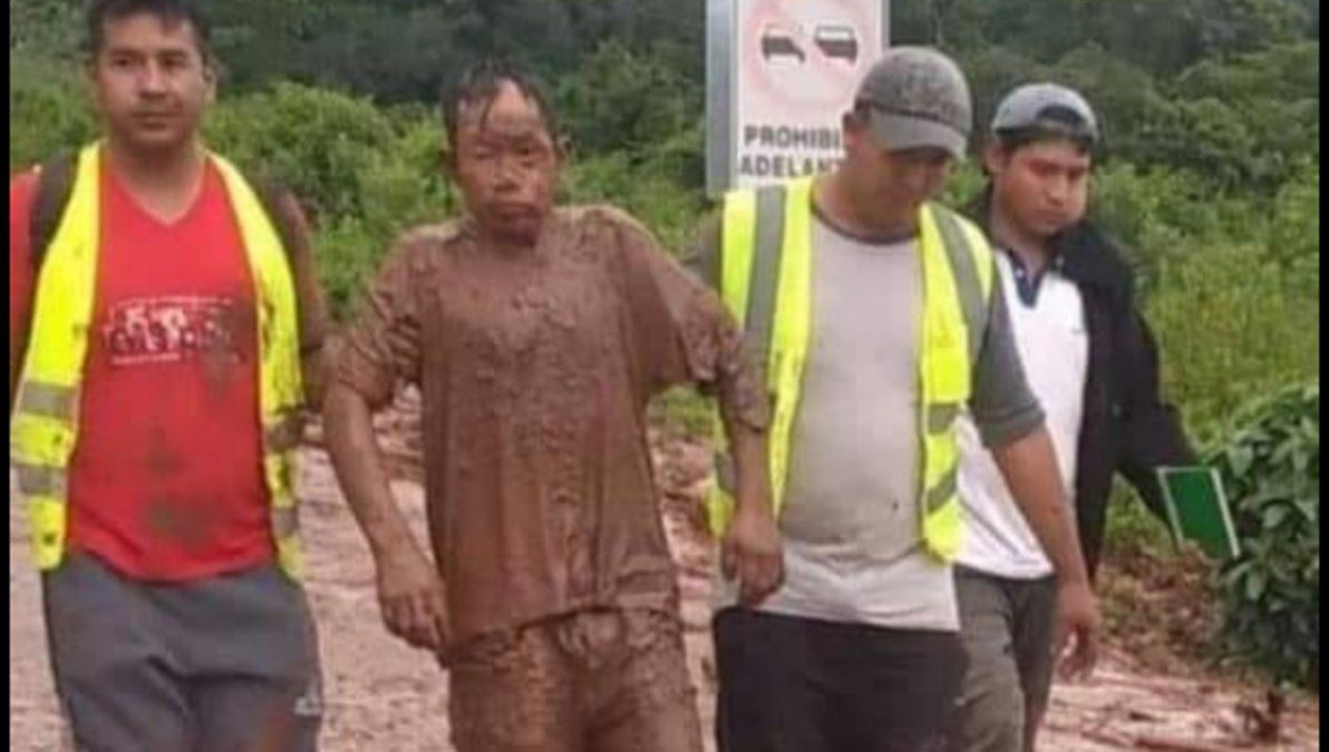 Así rescataron a un hombre que estuvo enterrado 2 días en Bolivia.