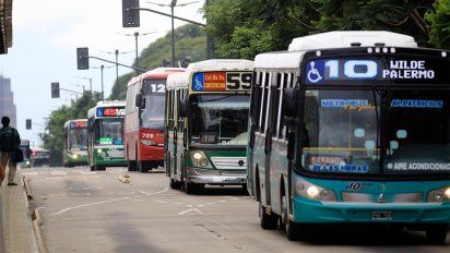 Colectivos reducen frecuencia en el AMBA