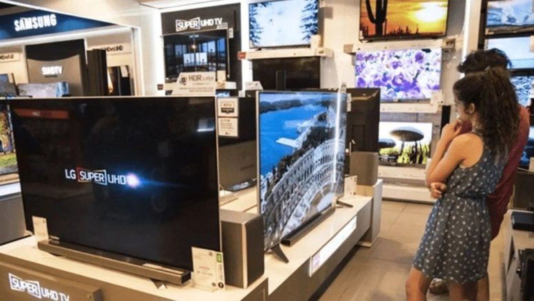 Precios imposibles: supermercado remata televisores con un 30% de descuento