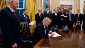 Furia geopolítica de Donald Trump activó la desdolarización global: Tiro por la culata de USA