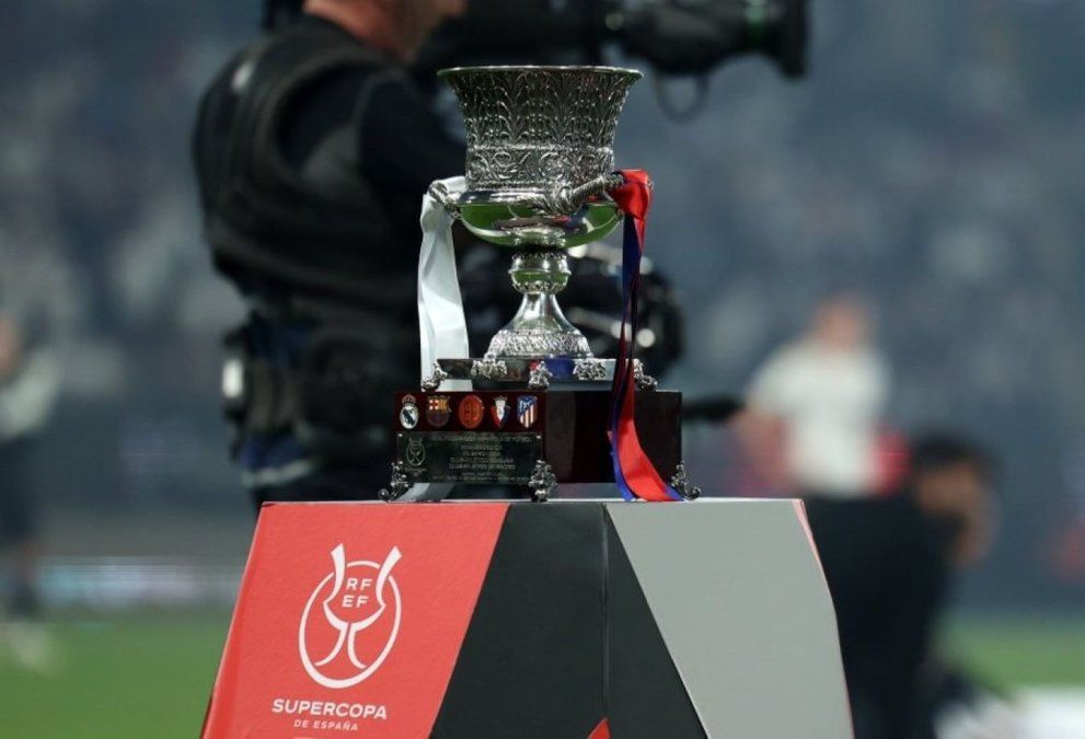 Trofeo de la Supercopa de España Trofeo de la Supercopa de España
