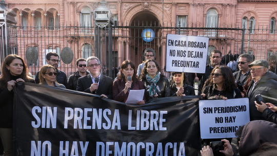 La prensa en alerta luego de la avanzada del Gobierno en Casa Rosada. La prensa en alerta luego de la avanzada del Gobierno en Casa Rosada.