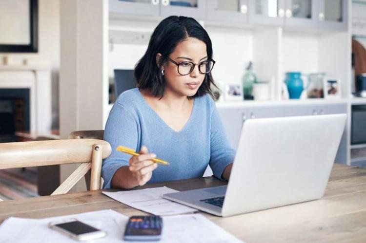 Los empleados con experiencia tienen más herramientas para trabajar a distancia. Los recién llegados enfrentan una barrera distinta. Los empleados con experiencia tienen más herramientas para trabajar a distancia. Los recién llegados enfrentan una barrera distinta.