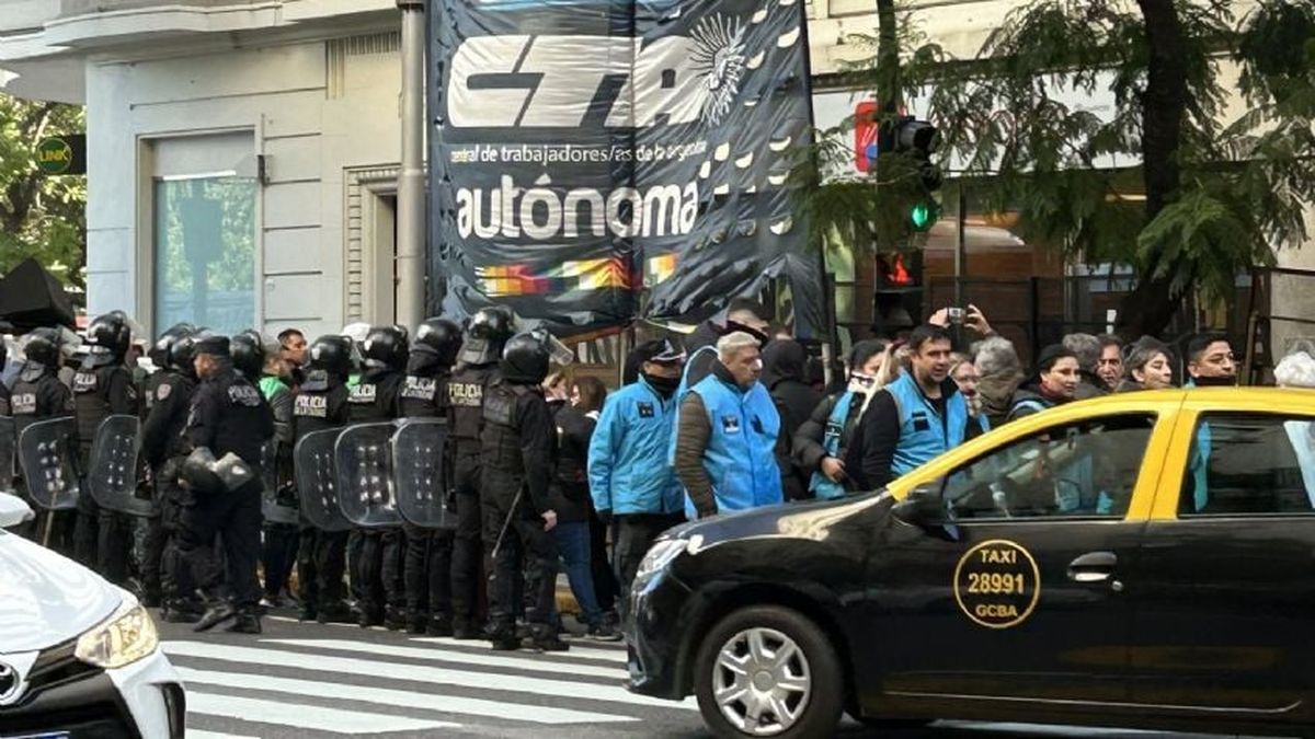El Gobierno nacional se desligó del conflicto en Misiones y la protesta llegó a Retiro.