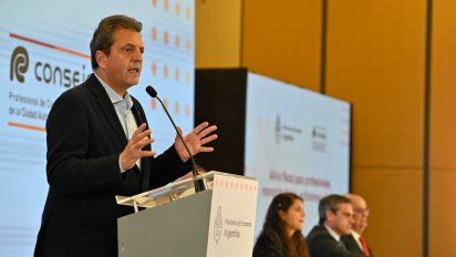 Massa anunció un alivio fiscal para monotributistas, autónomos y PyMEs