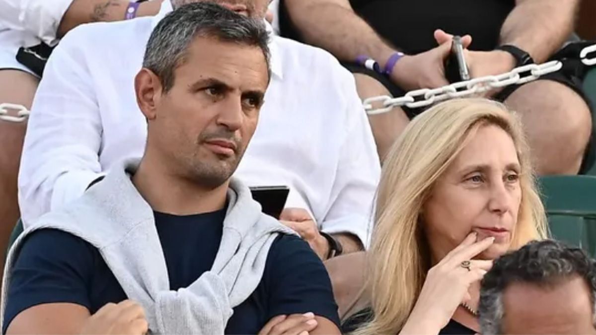 Martín Menem y Karina Milei tienen una relación muy cercana. En la imagen, viendo un partido de tenis.