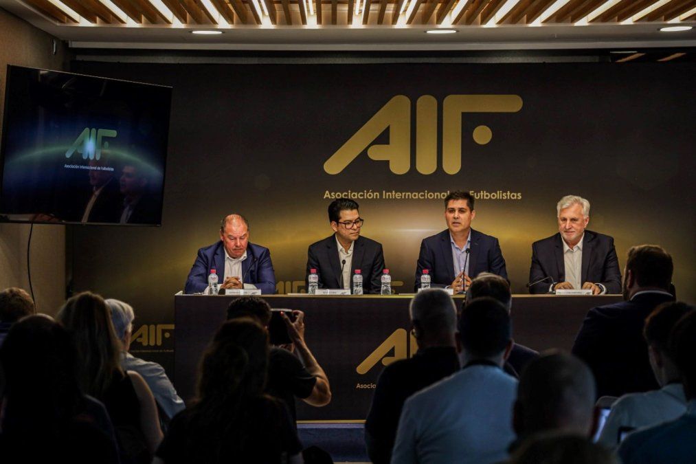 Presentan el nuevo sindicato mundial de futbolistas, reacción de FIFPRO