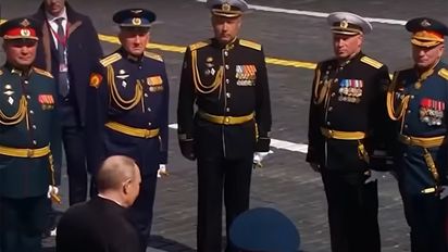 Día de la Victoria entre versiones distintas desde el frente