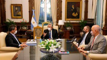 Pedido a Massa de dar alivio fiscal a 3,2 millones de monotributistas