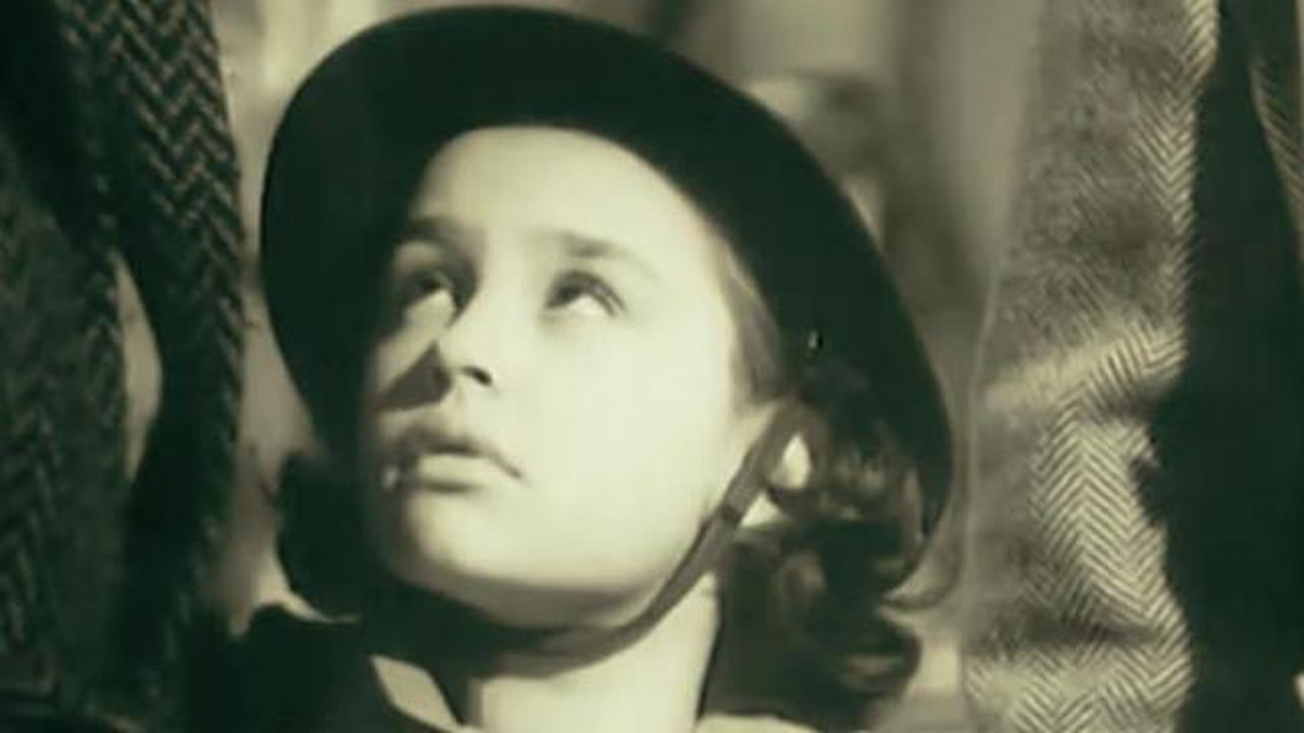 Raffaella Carrà dio sus primeros pasos en el cine con "Tormento del passato", una película en la que participó con apenas 9 años. Raffaella Carrà dio sus primeros pasos en el cine con "Tormento del passato", una película en la que participó con apenas 9 años.