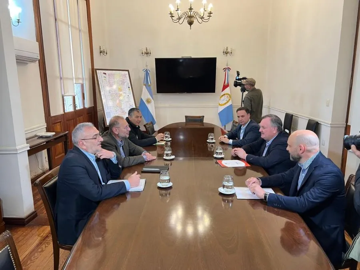 La primera reunión de transición se realizó en la Casa Gris de Santa Fe. La primera reunión de transición se realizó en la Casa Gris de Santa Fe. 