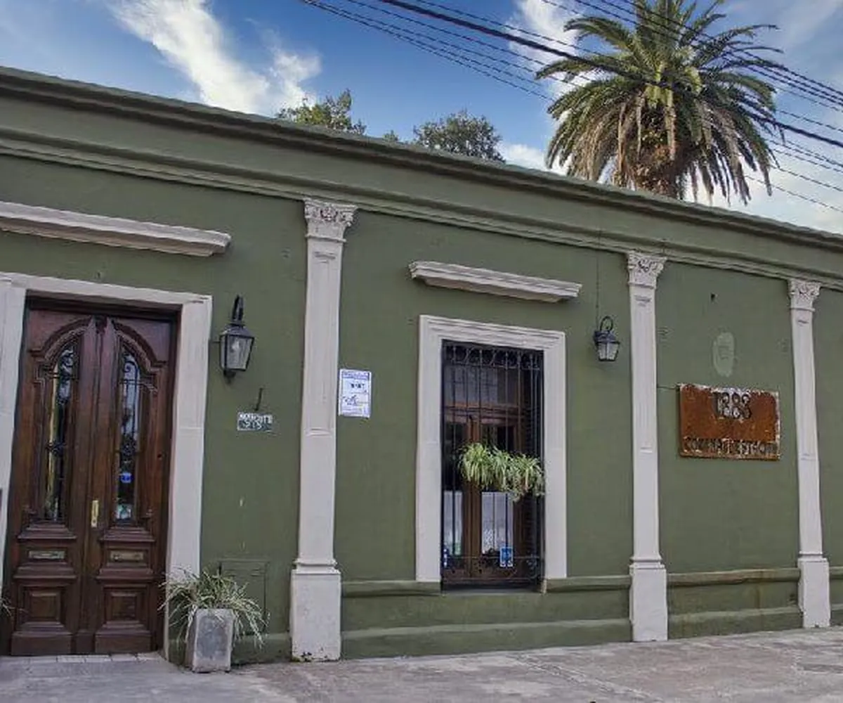 El restaurante se llama 1888 Cocina de Estación en homenaje al año que llegó por primera vez el tren a Manzanares.