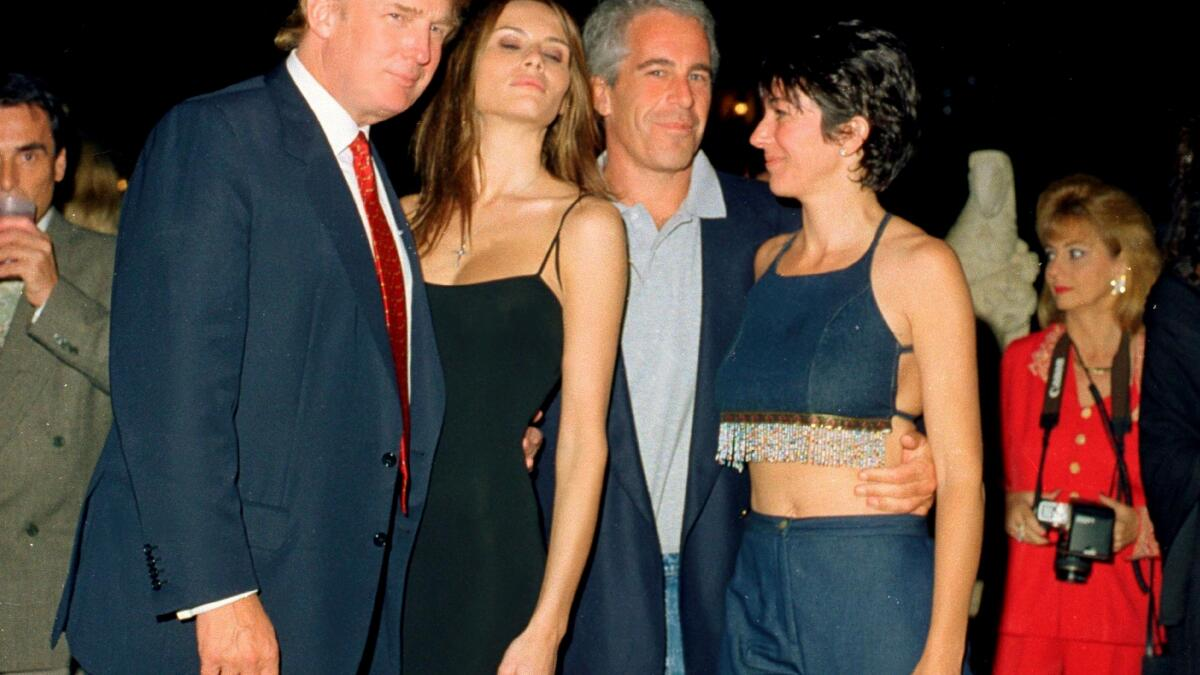 Trump, Melania, Epstein y Maxwell. Trump, Melania, Epstein y Maxwell.