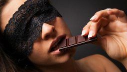 Jugar con chocolate durante el sexo puede ser sumamente excitante.