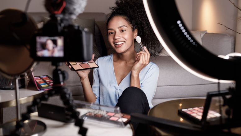 UE declara adictiva y gravaría Tik Tok; Súper Bowl: Bad Bunny sí, Trump no; temor a misiles de Irán