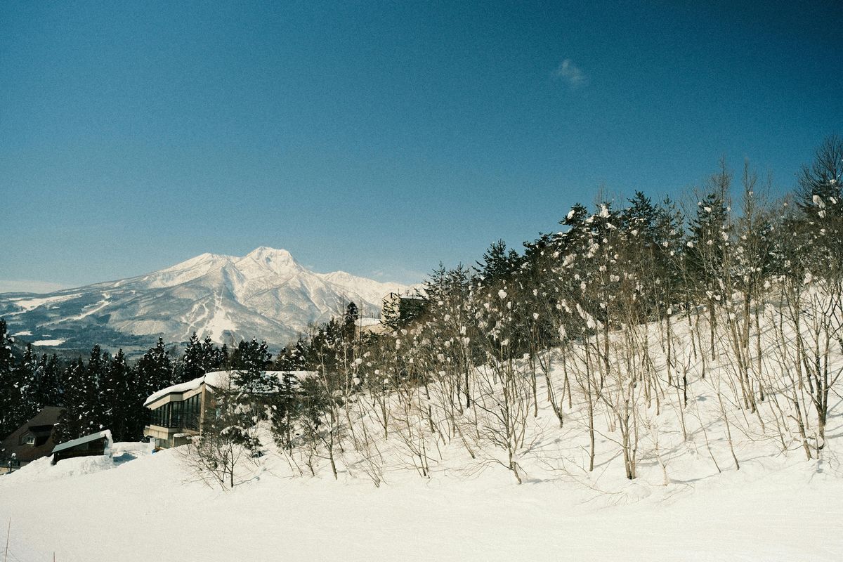 Vista de las montañas de Niseko, Japón, donde se conectan los cuatro centros del complejo: Grand Hirafu, Hanazono, Niseko Village y Annupuri. Foto: Shashank Brahmavar. Vista de las montañas de Niseko, Japón, donde se conectan los cuatro centros del complejo: Grand Hirafu, Hanazono, Niseko Village y Annupuri. Foto: Shashank Brahmavar.