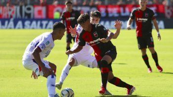 Newell´s y San Lorenzo empataron 0 a 0 en un partido muy feo Newell´s y San Lorenzo empataron 0 a 0 en un partido muy feo