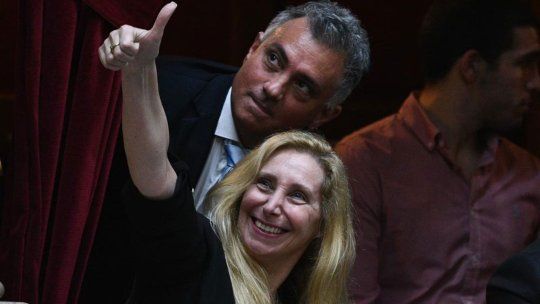 Karina Milei y Sebastian Pareja, el presidente de LLA bonaerense. 