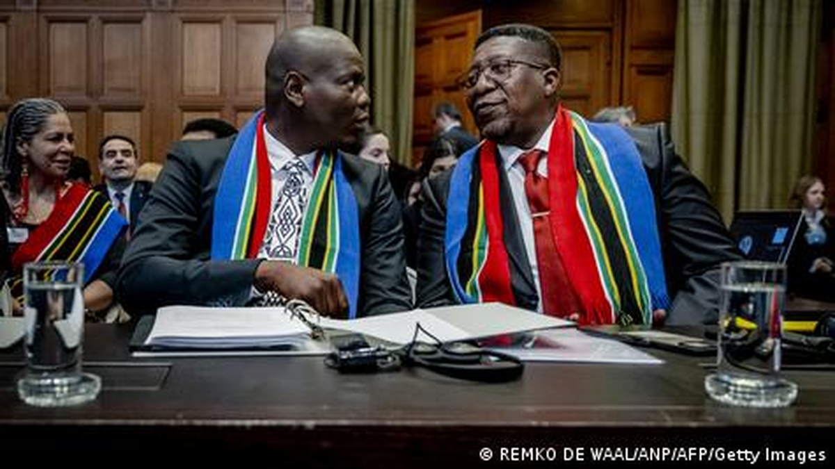 Sudáfrica volvía pedir a la CIJ la necesidad imperiosa de ordenar a Israel la retirada inmediata, total e incondicional del ejército de toda la Franja de Gaza. Sudáfrica volvía pedir a la CIJ la necesidad imperiosa de ordenar a Israel la retirada inmediata, total e incondicional del ejército de toda la Franja de Gaza.