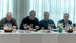 Luis Barrionuevo entre Héctor Daer y Carlos Acuña. En la foto también José Luis Lingeri.