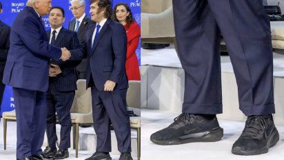 Insólito festejo de Javier Milei por sus zapatillas (pero miran otro detalle)