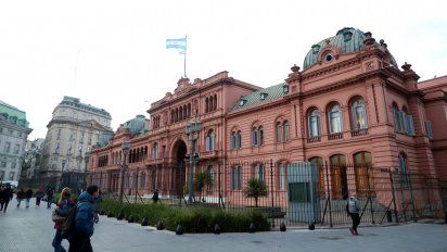 CNN: Escándalo por las medialunas de Alberto en Casa Rosada