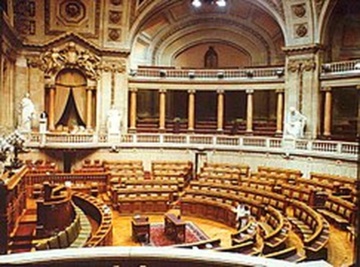 Portugal promulgar&aacute; la ley que despenaliza la muerte m&eacute;dicamente asistida, tras la votaci&oacute;n en el Parlamento con 129 votos a favor y 81 en contra.&nbsp;