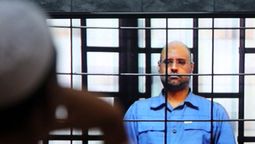 altText(Curioso: Las petroleras vuelven a Libia pero antes alguien asesina al hijo de Gaddafi)}