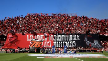 Balas de goma y piedrazos: hinchas de Newell's se enfrentan con la policía