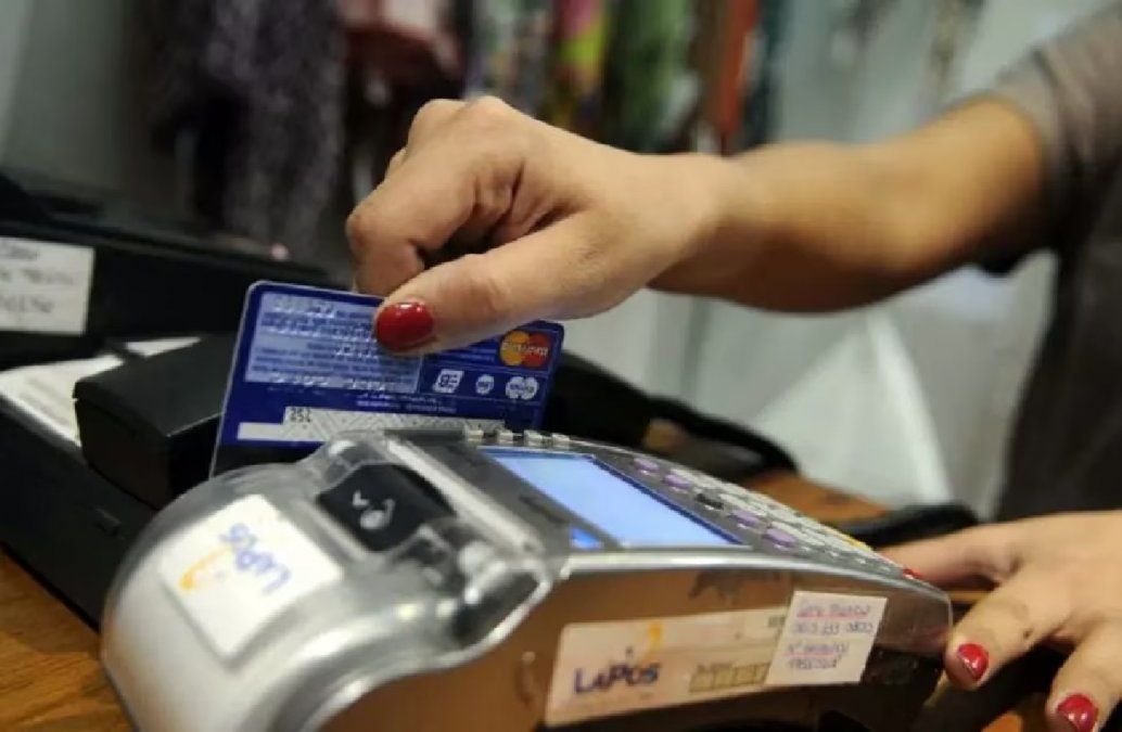 Inflación que arde: Cómo saber si pagar en cuotas o al contado
