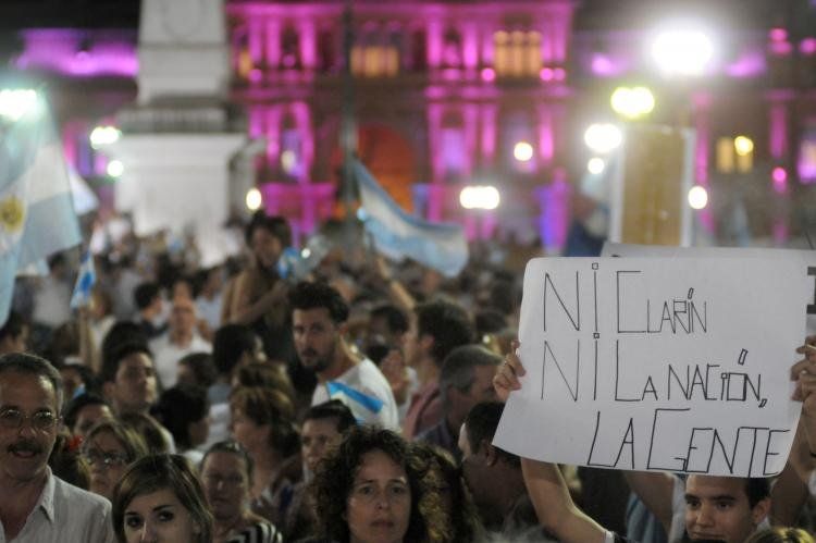 #8n en Plaza de Mayo porque el Obelisco ya estaba colapsado.