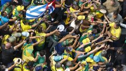 altText(Jair Bolsonaro en manifestación pro juicio político a Alexandre de Moraes)}