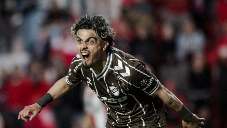 Instituto-Platense: Increíble lo del VAR, cobró un gol que no era y anuló uno que valía