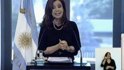 altText(Cristina no le paga 82% a los jubilados pero les ofrece préstamos)}