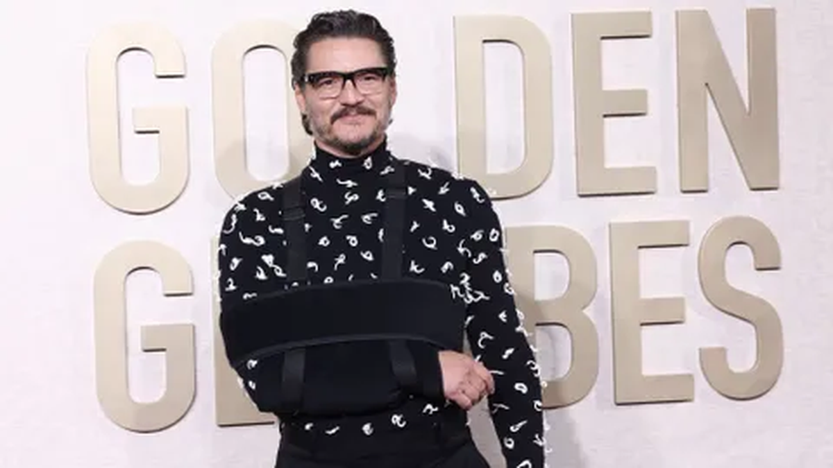 Pedro Pascal en la alfombra roja de los Globos de Oro. Pedro Pascal en la alfombra roja de los Globos de Oro.