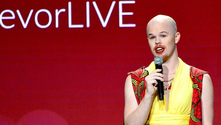 Ministro 'no binario' de Joe Biden, ladrón de equipajes