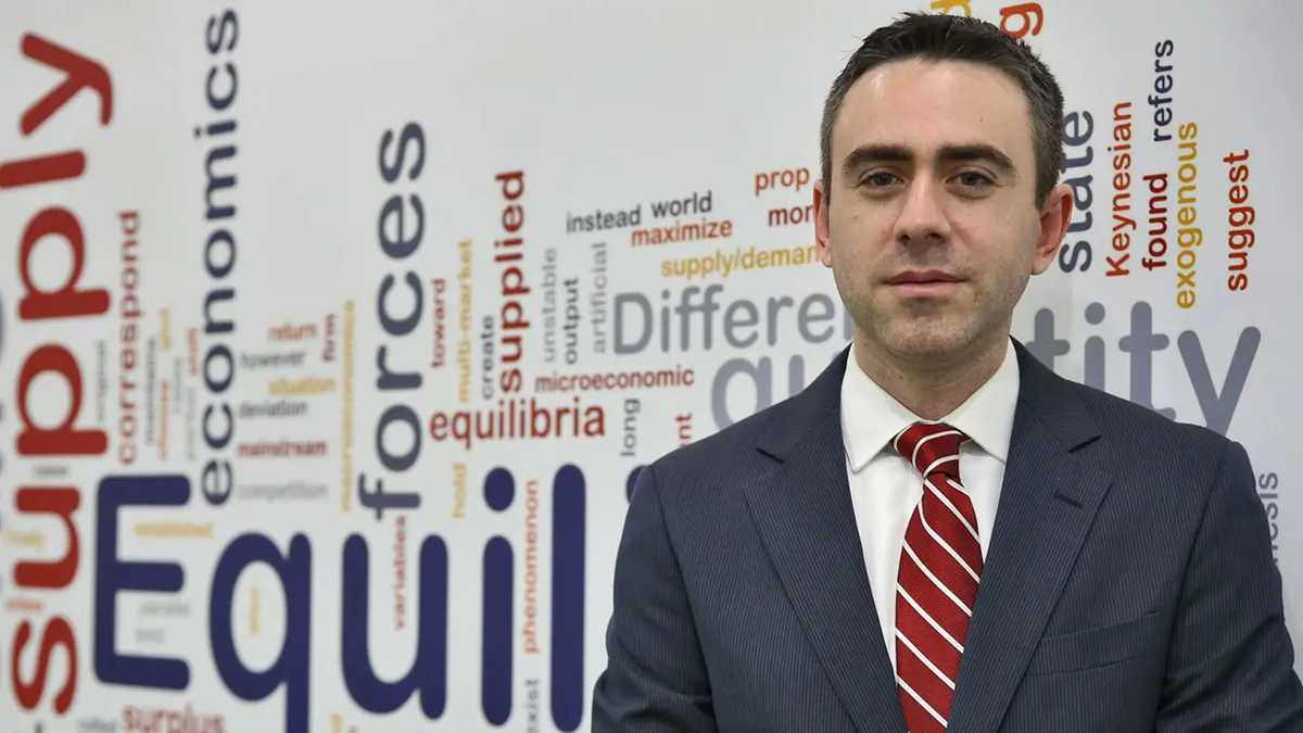 Jaime Reusche, vicepresidente de la calificadora crediticia Moody's. Jaime Reusche, vicepresidente de la calificadora crediticia Moody's.