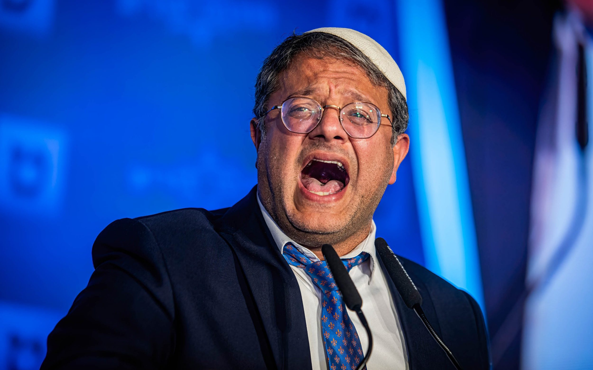 BenGvir defiende actitudes incendiarias, como cuando justificó que judíos escupieran a cristianos como “antigua costumbre”. También cuestionó las reglas de compromiso sobre disparar en una zona de Gaza llamada “línea amarilla” y preguntó por qué no se podría disparar incluso a “un niño montado en burro que cruza allí”. | GENTILEZA WAFA BenGvir defiende actitudes incendiarias, como cuando justificó que judíos escupieran a cristianos como “antigua costumbre”. También cuestionó las reglas de compromiso sobre disparar en una zona de Gaza llamada “línea amarilla” y preguntó por qué no se podría disparar incluso a “un niño montado en burro que cruza allí”. | GENTILEZA WAFA